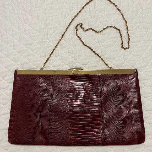 ezra Handbags - Ezra Vintage Oxblood Lizard-Embossed Leatger Clutch with Gold Chain